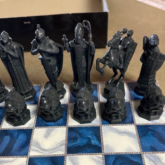 Harry Potter Wizard’s Chess Game Complete - Picture 7 of 10